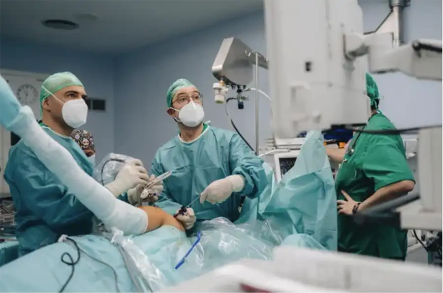 Alloplastyka stawu barkowego